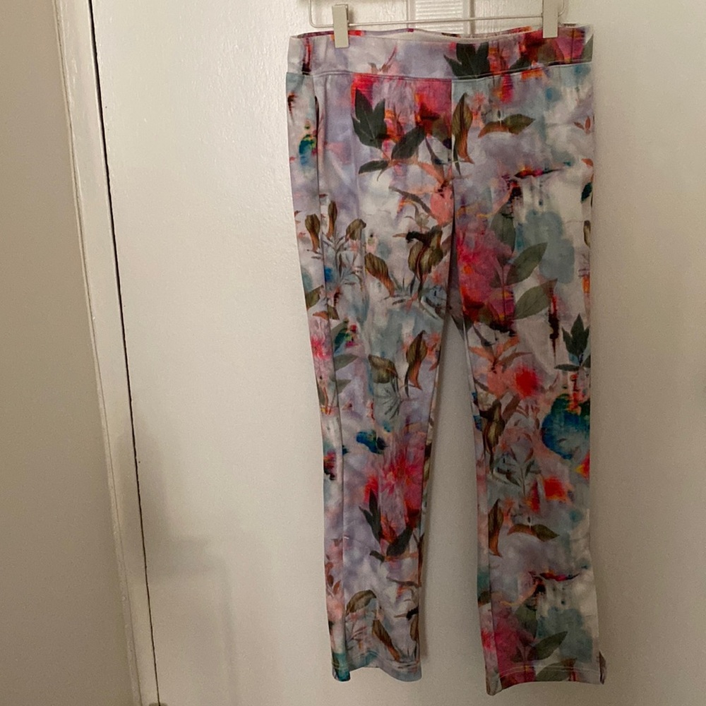 Pam & Gela pants size small